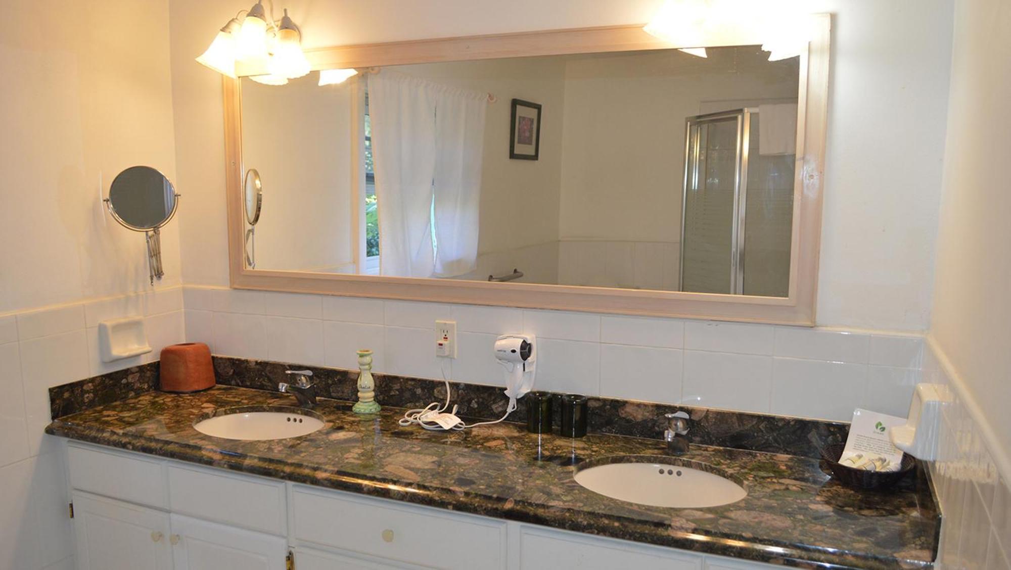 Oualie Beach Resort Nevis Rom bilde